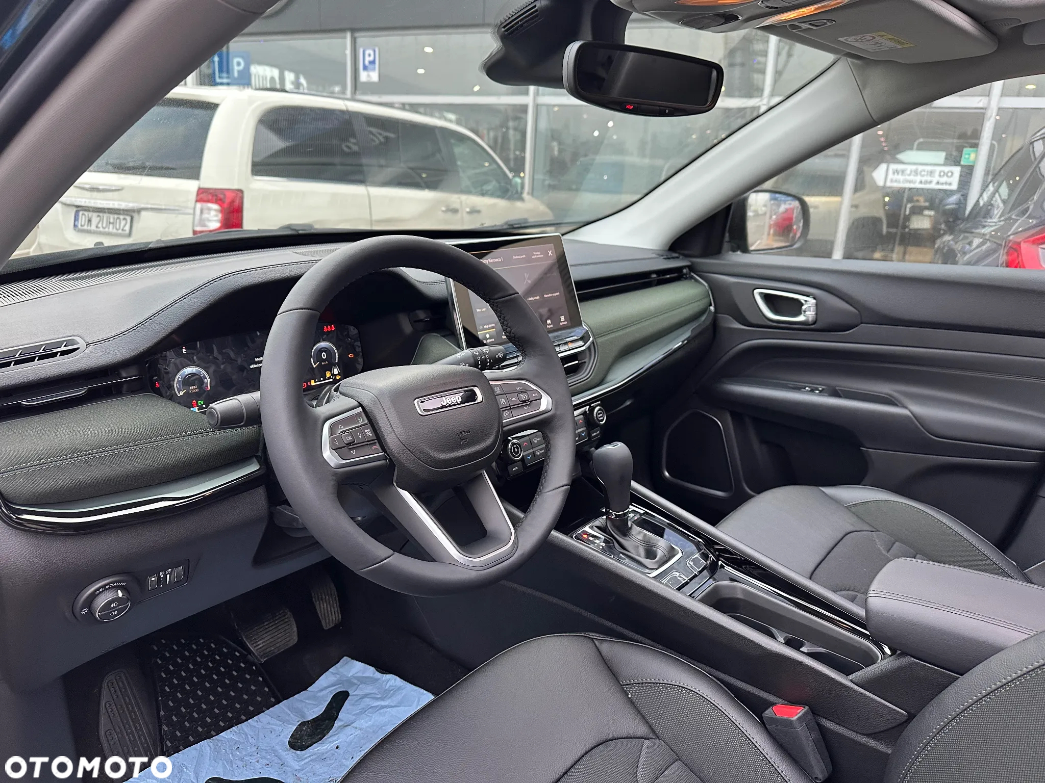 Jeep Compass - 16