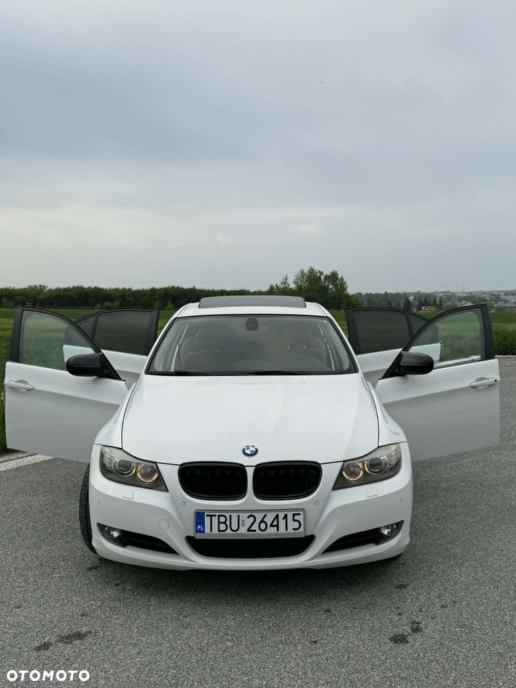 BMW Seria 3 318i - 1