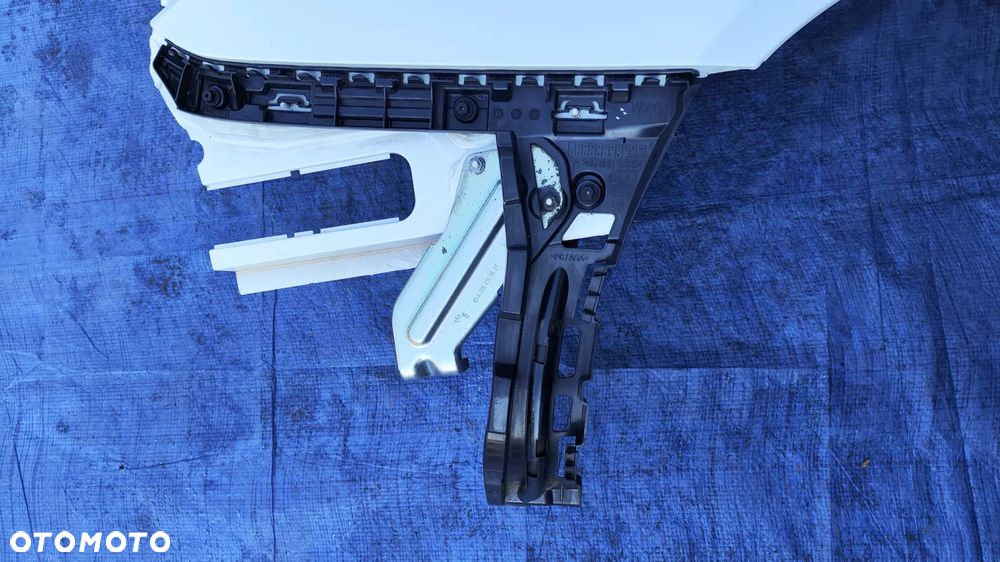 ĆWIARTKA BŁOTNIK ŚLIZG PRAWY TYŁ TYLNY KLAPKA WLEWU PALIWA BIAŁY 149 ORYGINALNY LAKIER  MERCEDES W205 SEDAN - 6
