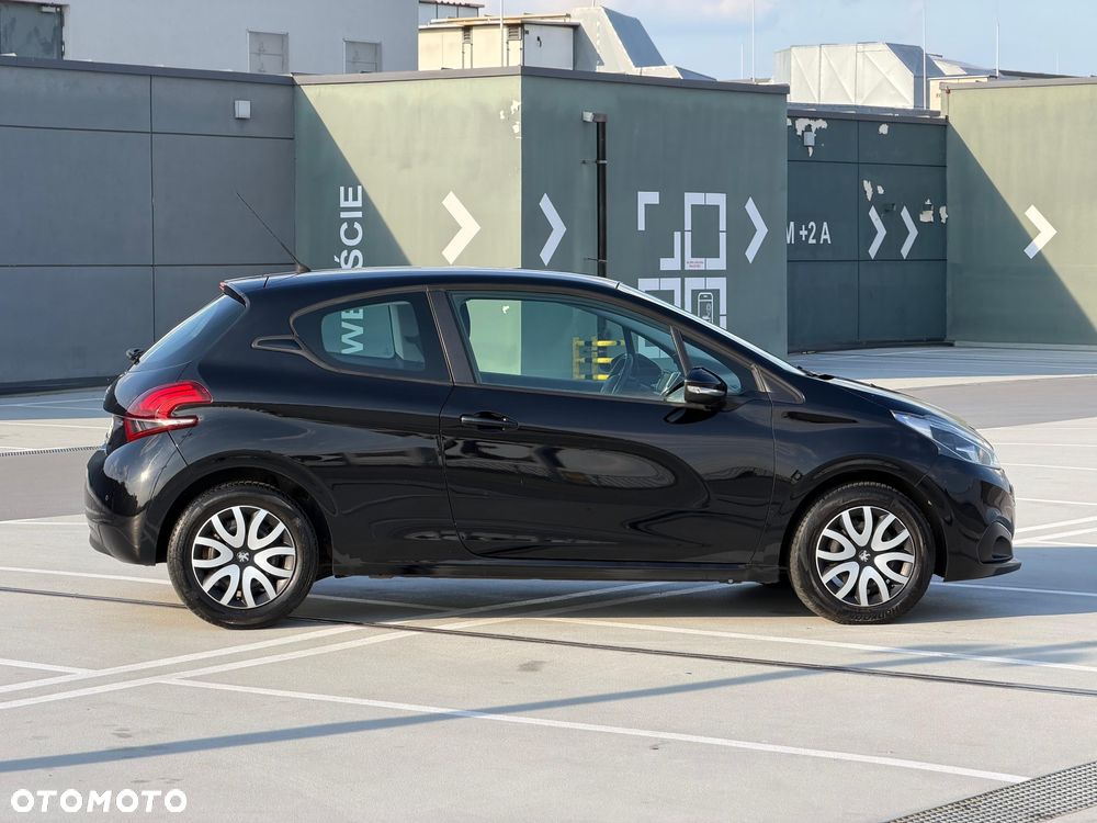 Peugeot 208 - 5