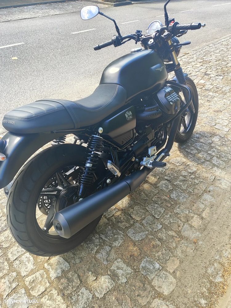 Moto Guzzi V7 Stone - 5