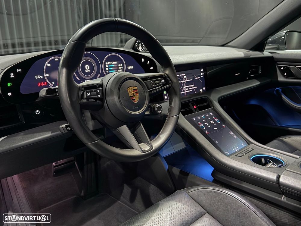 Porsche Taycan 4 - 15