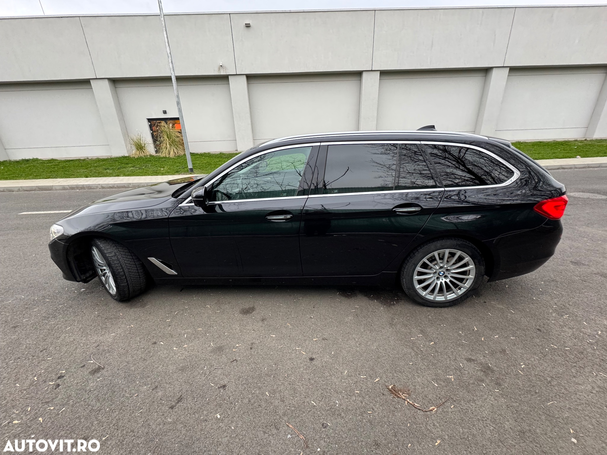 BMW Seria 5 520d xDrive Touring Aut. Luxury Line - 18