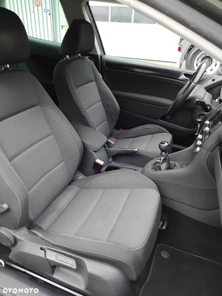 Volkswagen Golf - 11