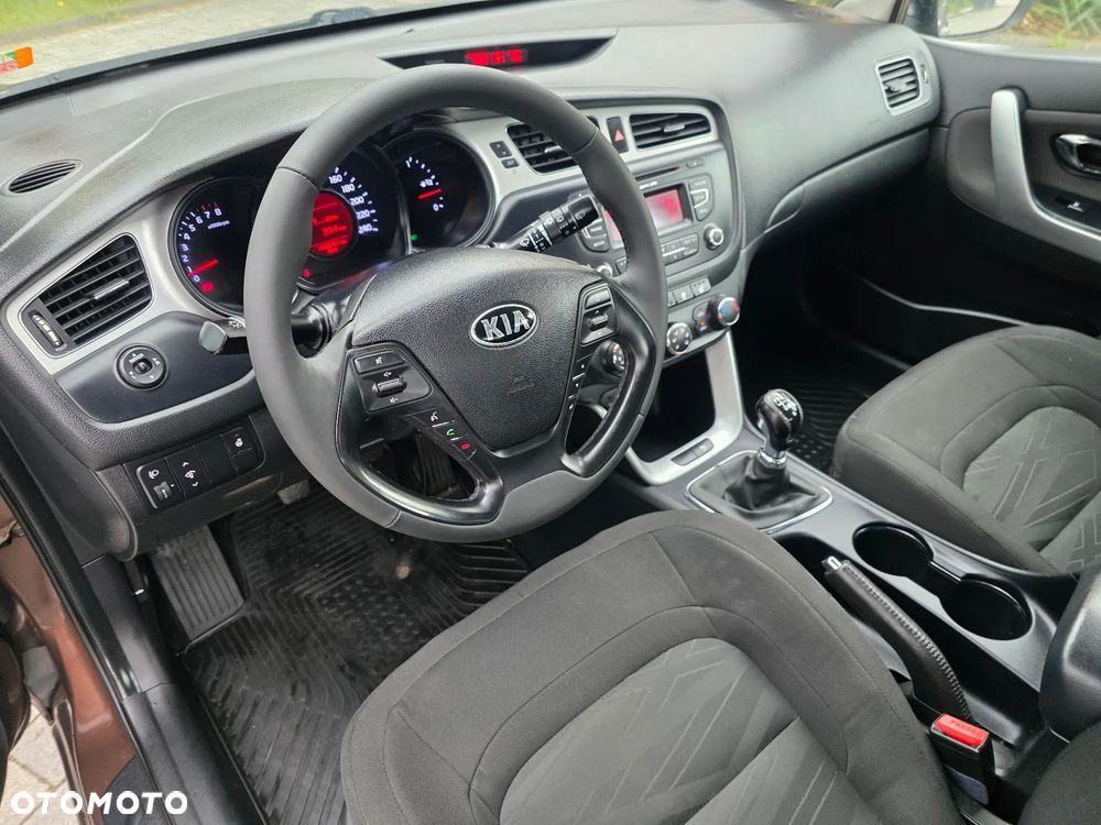 Kia Ceed 1.6 GDI Dream-Team Edition - 37