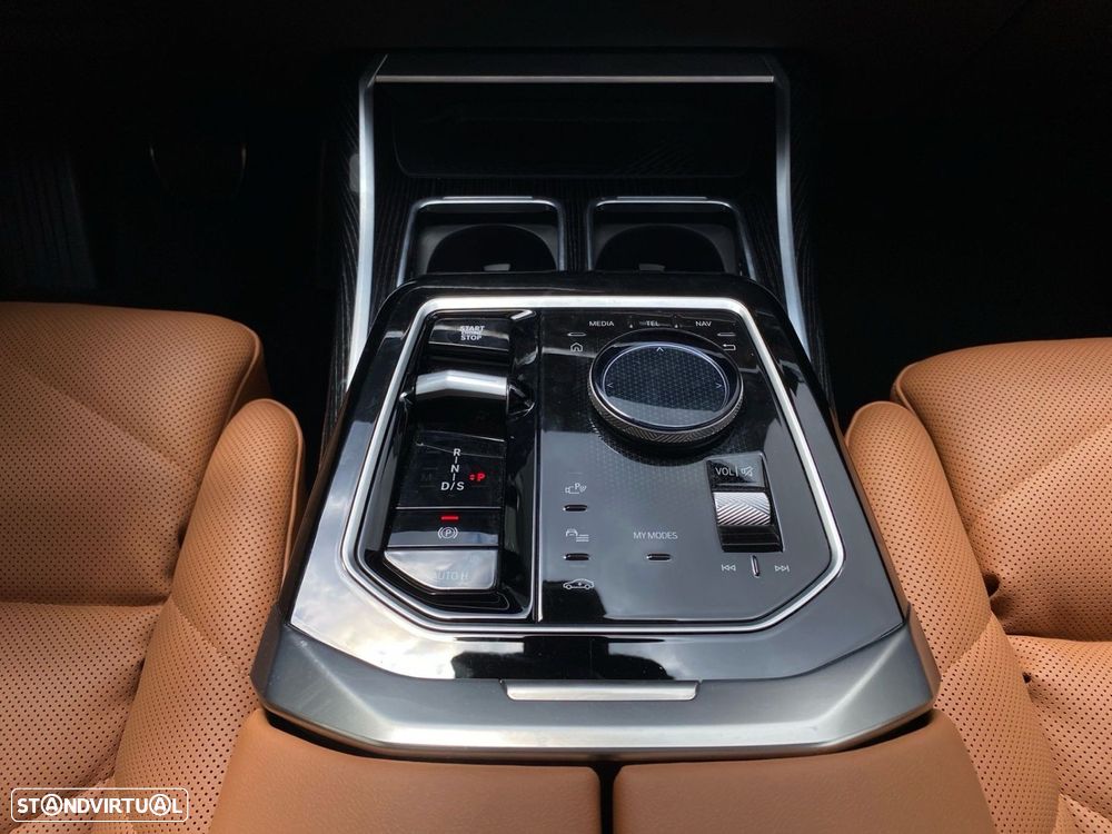 BMW 750 750e xDrive Pack Desportivo M - 14