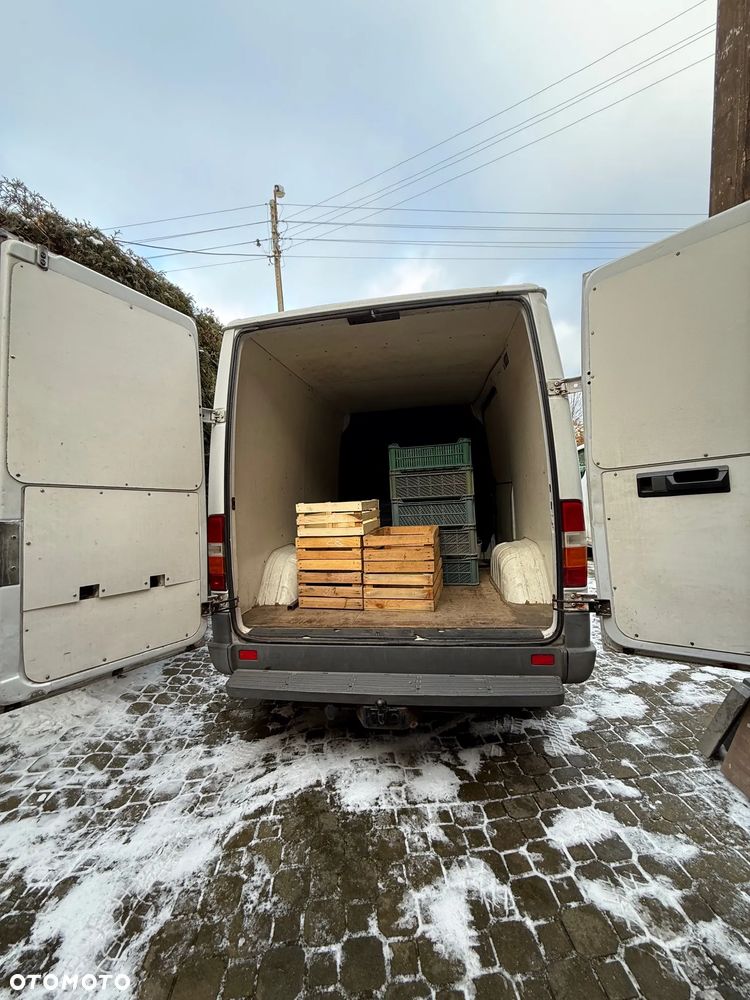 Mercedes-Benz Sprinter - 4