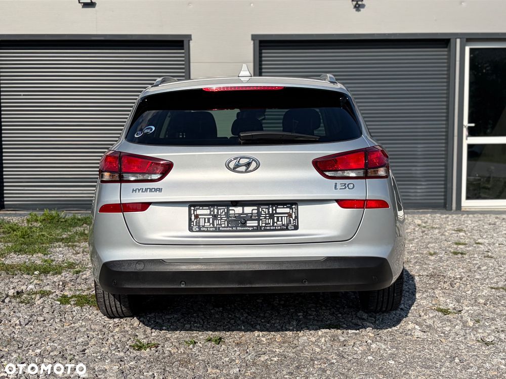 Hyundai i30 1.4 T-GDI Classic + - 8