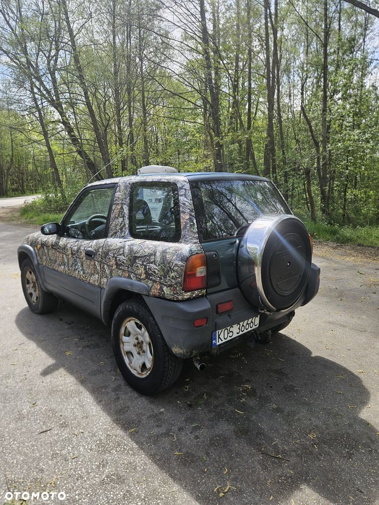 Toyota RAV4 - 4