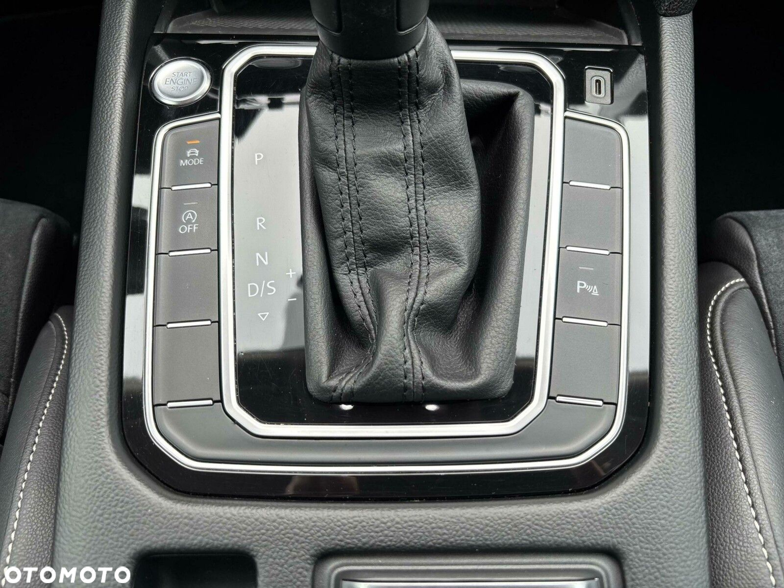 Volkswagen Passat 2.0 TDI Elegance DSG - 28