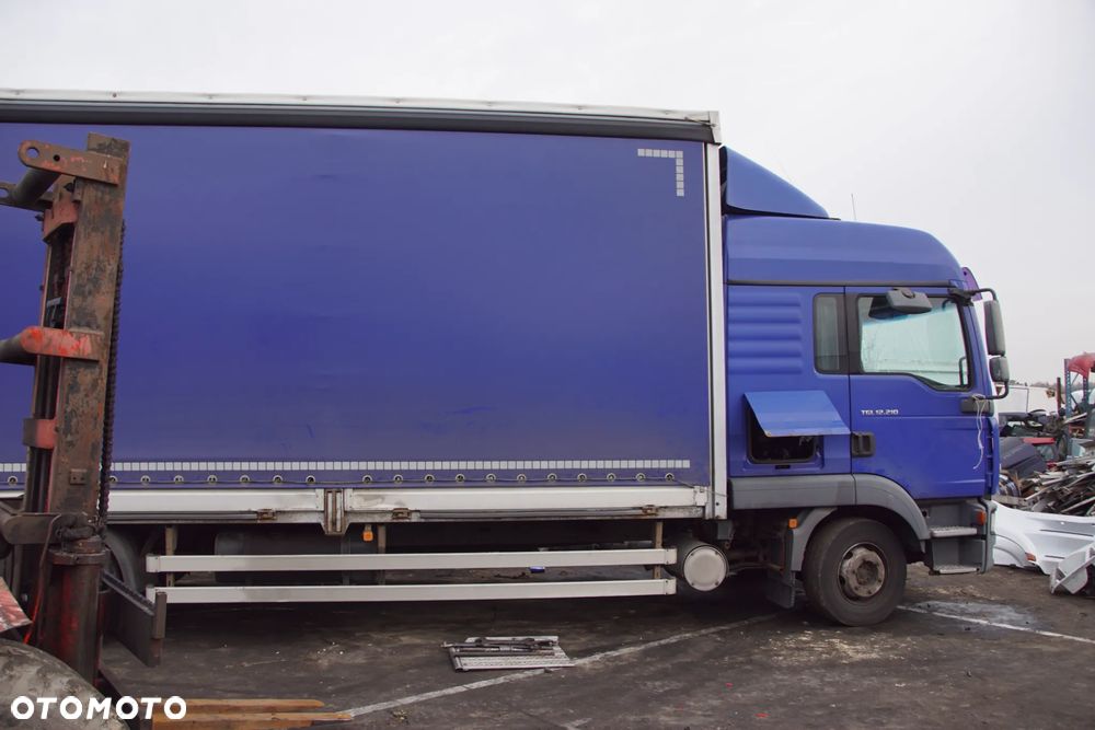 Auto na części - MAN TGL 12.210 4.6 206 KM D0834 LFL55 6S850 2007R Silnik Skrzynia Drzwi Zderzak Szyba Lusterko Lampa Osłona Owiewka Deska Kokpit Sterownik Moduł Czujnik Licznik Kierownica Panel - 6