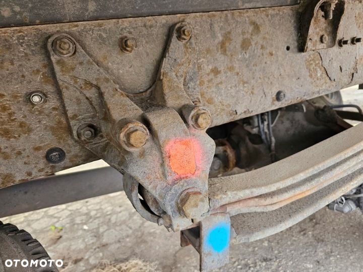 WIESZAK UCHWYT ŁAPA MOCOWANIE RESORA LEWEGO RENAULT MIDLUM FELGI 17,5 - 2