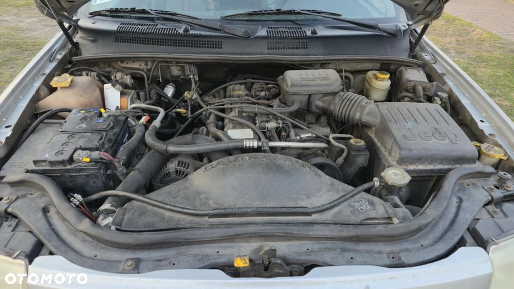 Jeep Grand Cherokee ver-4-0-laredo - 7