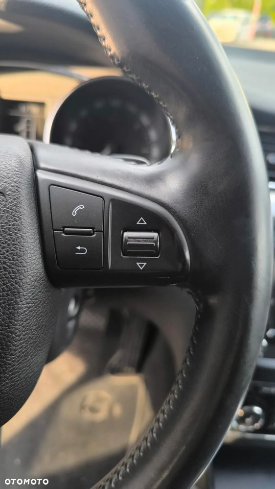 Skoda Superb 2.0 TDI DSG Elegance - 30