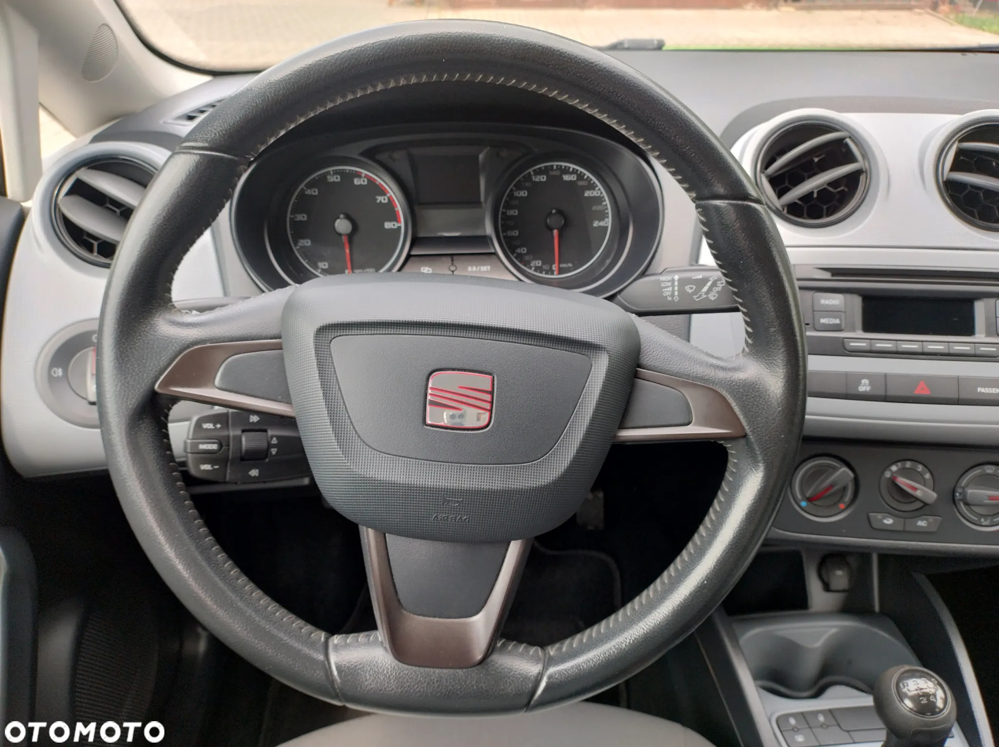 Seat Ibiza 1.4 16V Reference - 29