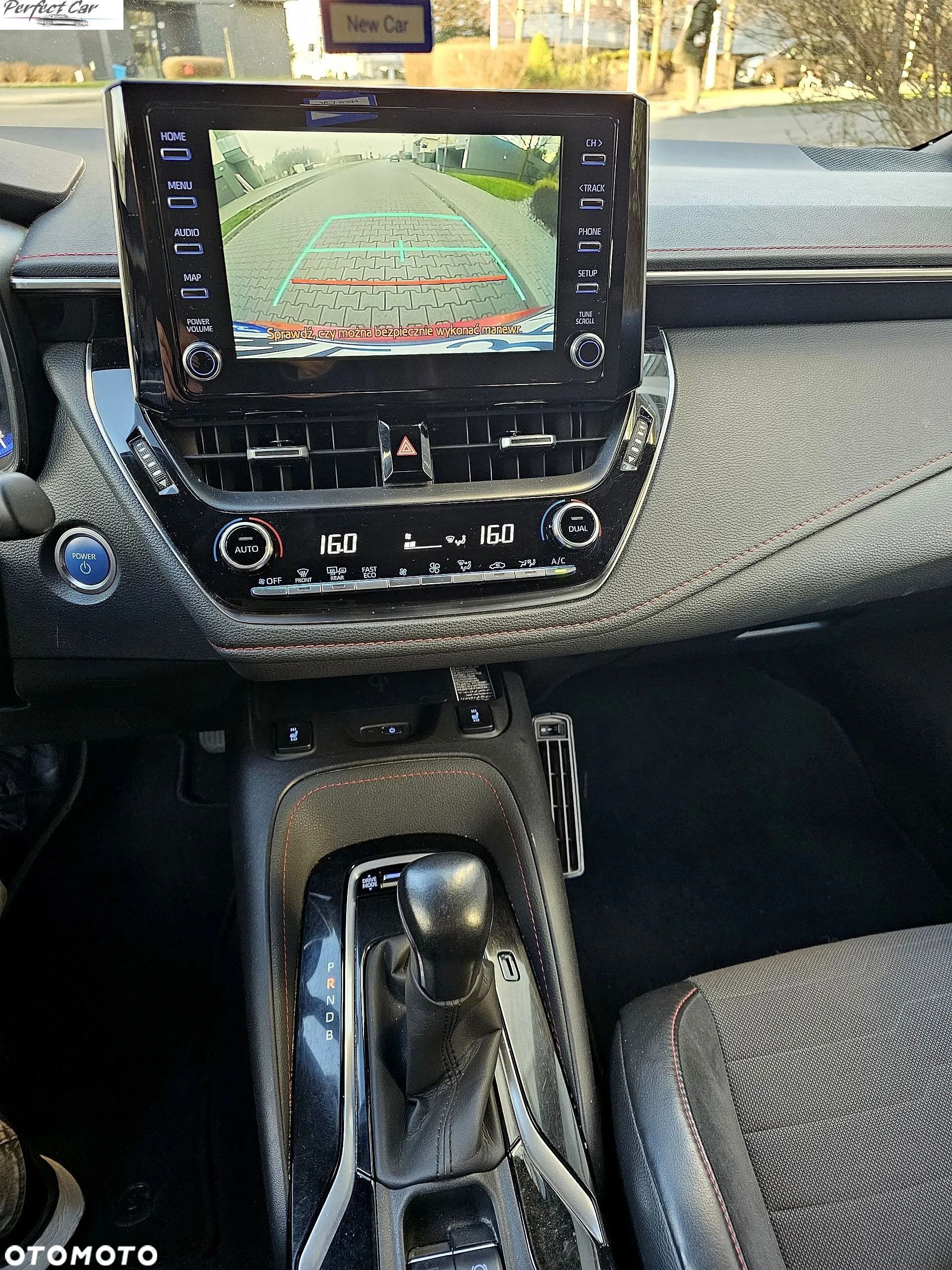 Toyota Corolla 1.8 Hybrid Executive - 17