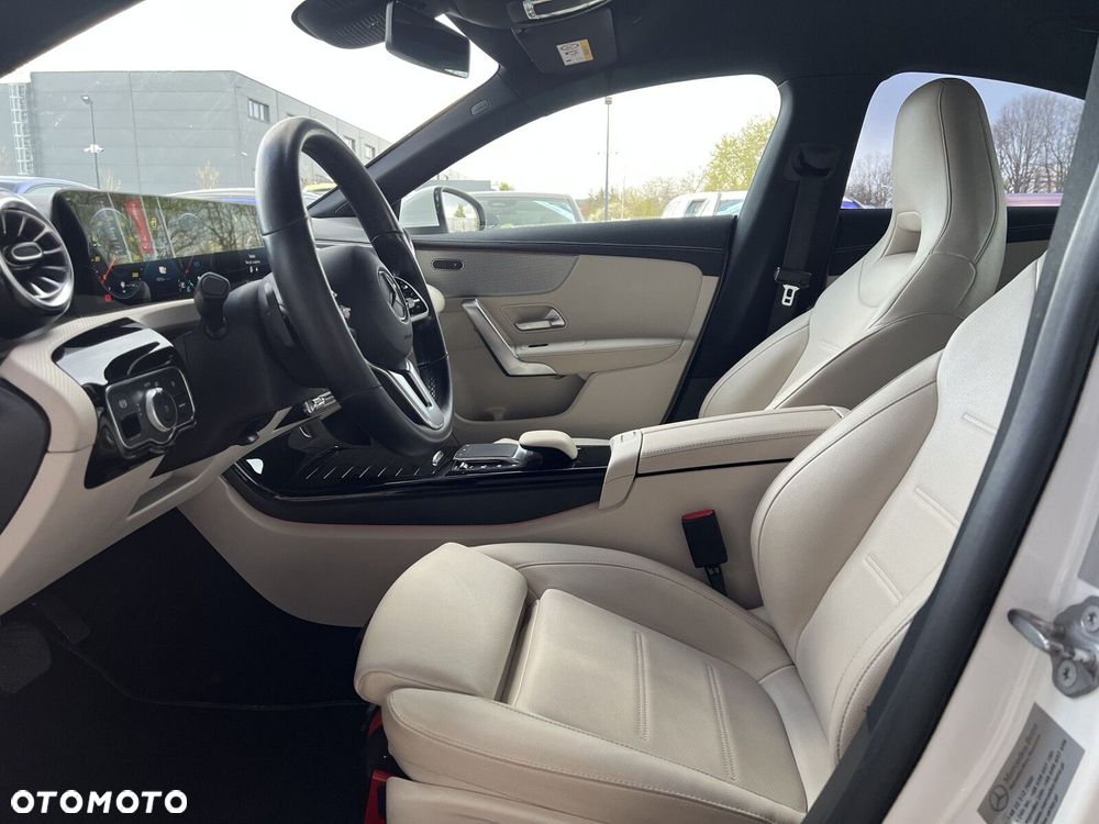 Mercedes-Benz CLA - 16