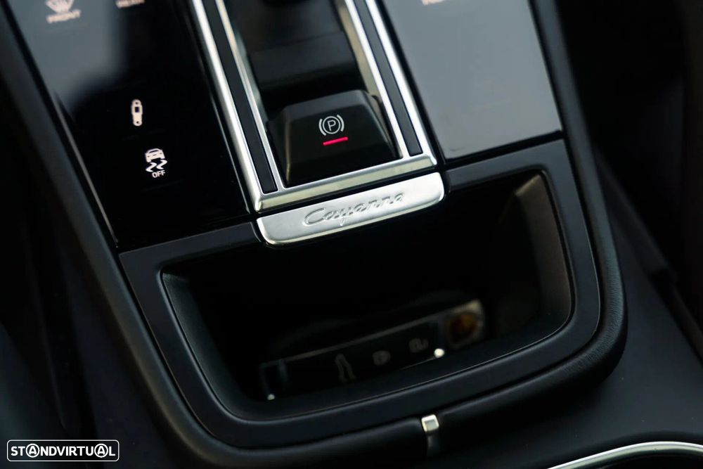 Porsche Cayenne Coupé E-Hybrid Platinum Edition - 36