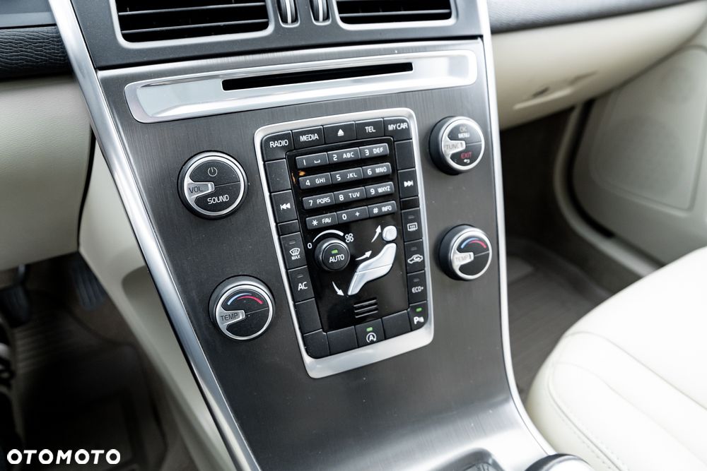 Volvo XC 60 D4 Geartronic Summum - 33