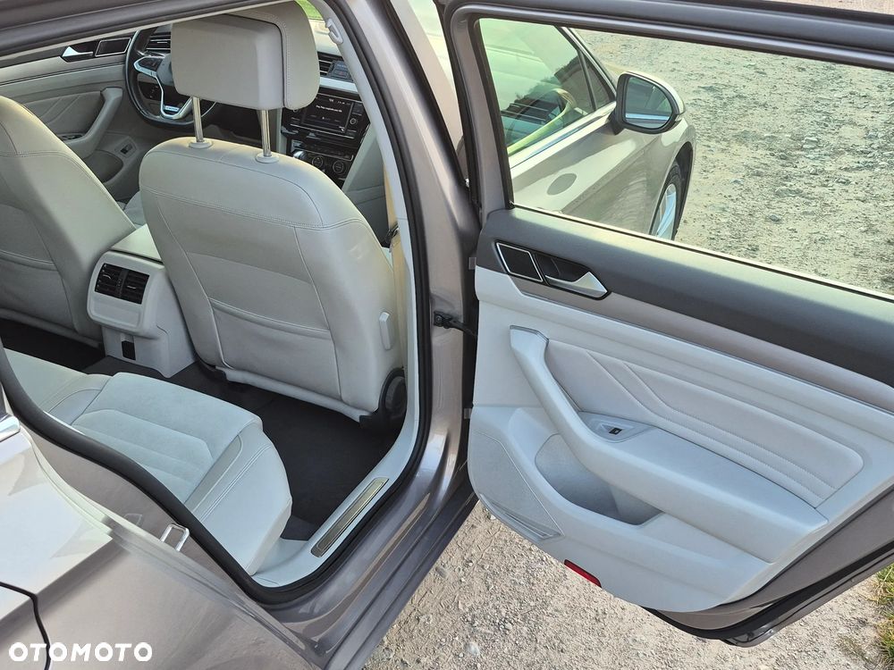 Volkswagen Passat 2.0 TDI 4Mot Elegance DSG - 31