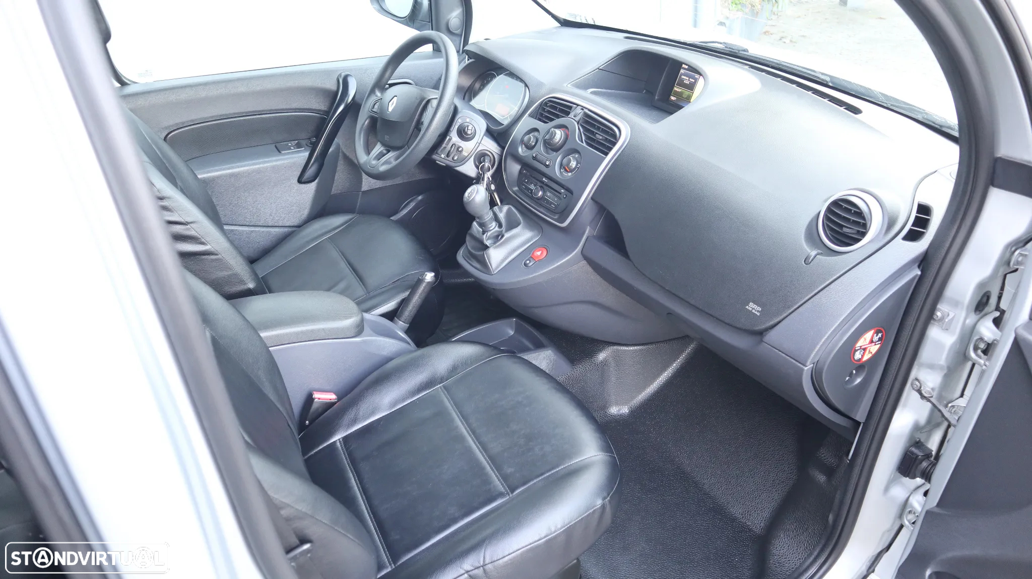 Renault Kangoo 1.5 dCI Blue 115 Maxi 4 lugares - 14