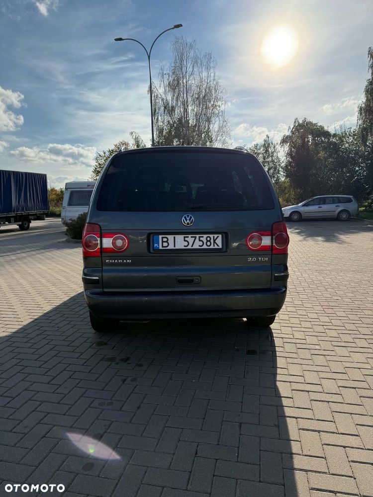 Volkswagen Sharan - 11