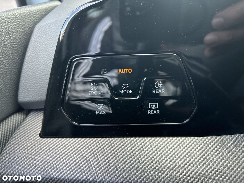 Volkswagen Golf - 24