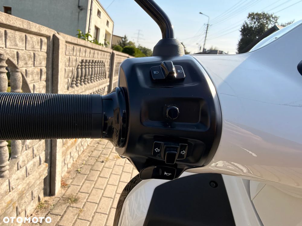 Vespa GTS - 22