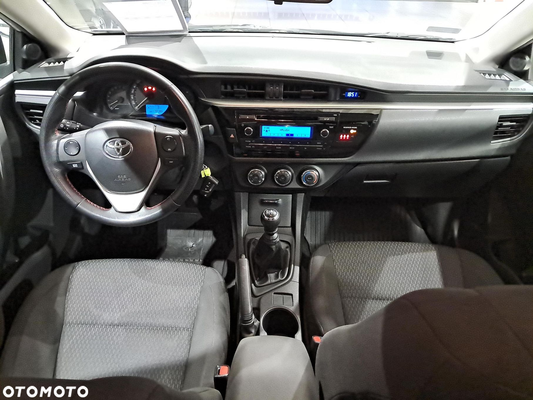Toyota Corolla 1.6 Active EU6 - 12