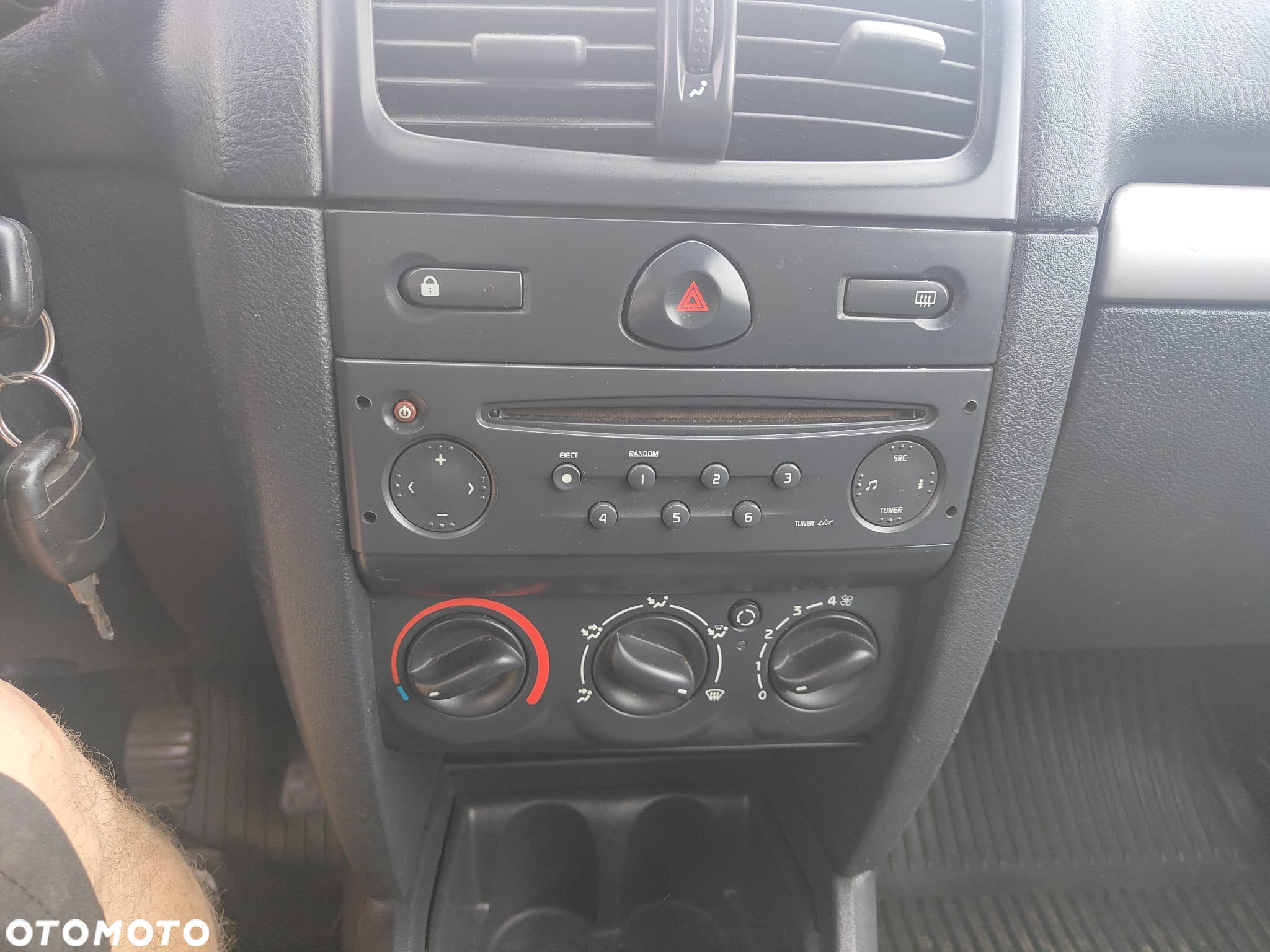 Renault Clio - 10