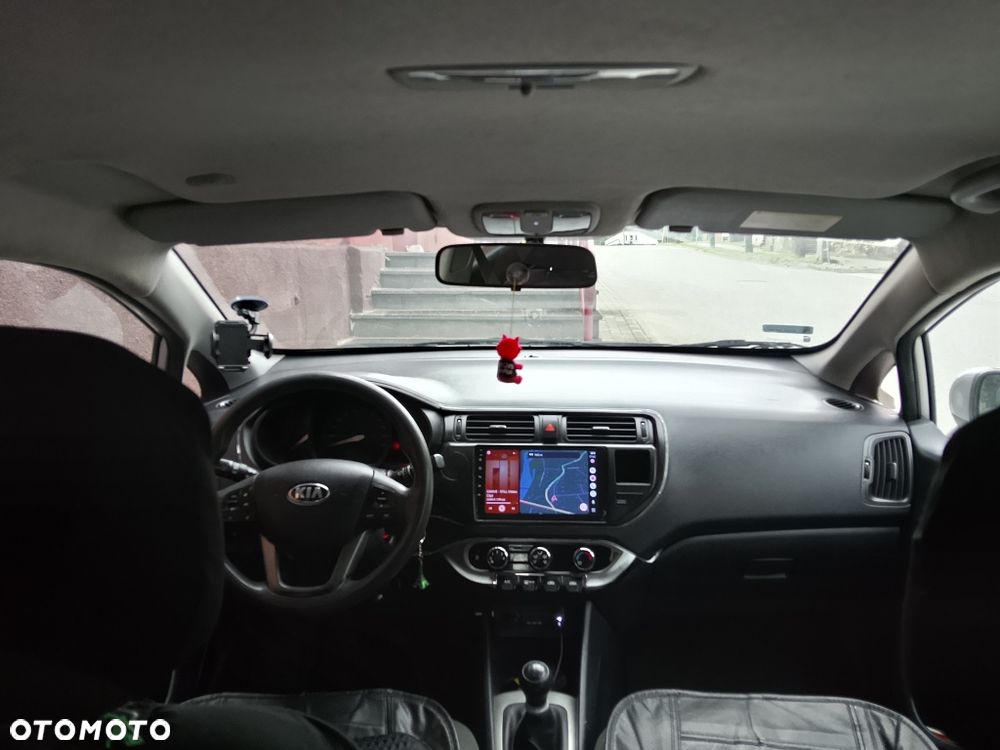 Kia Rio - 8