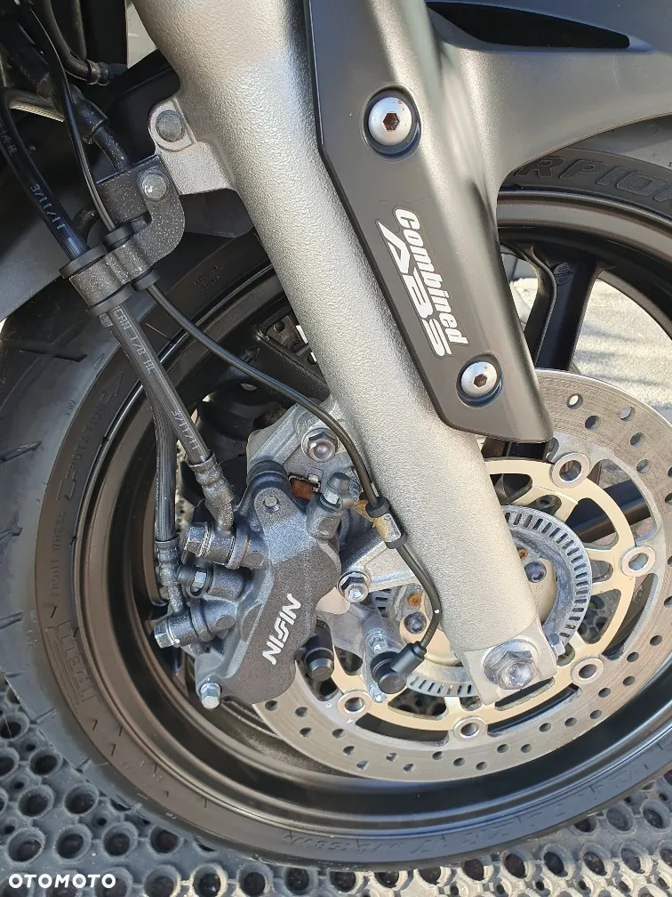 Honda VFR - 21
