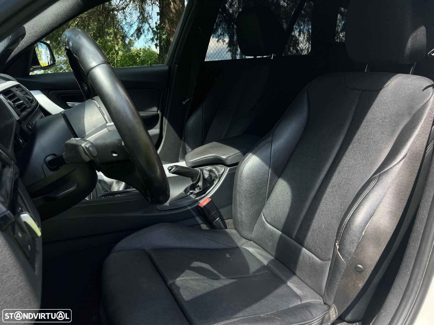 BMW 318 d Touring Pack M - 26
