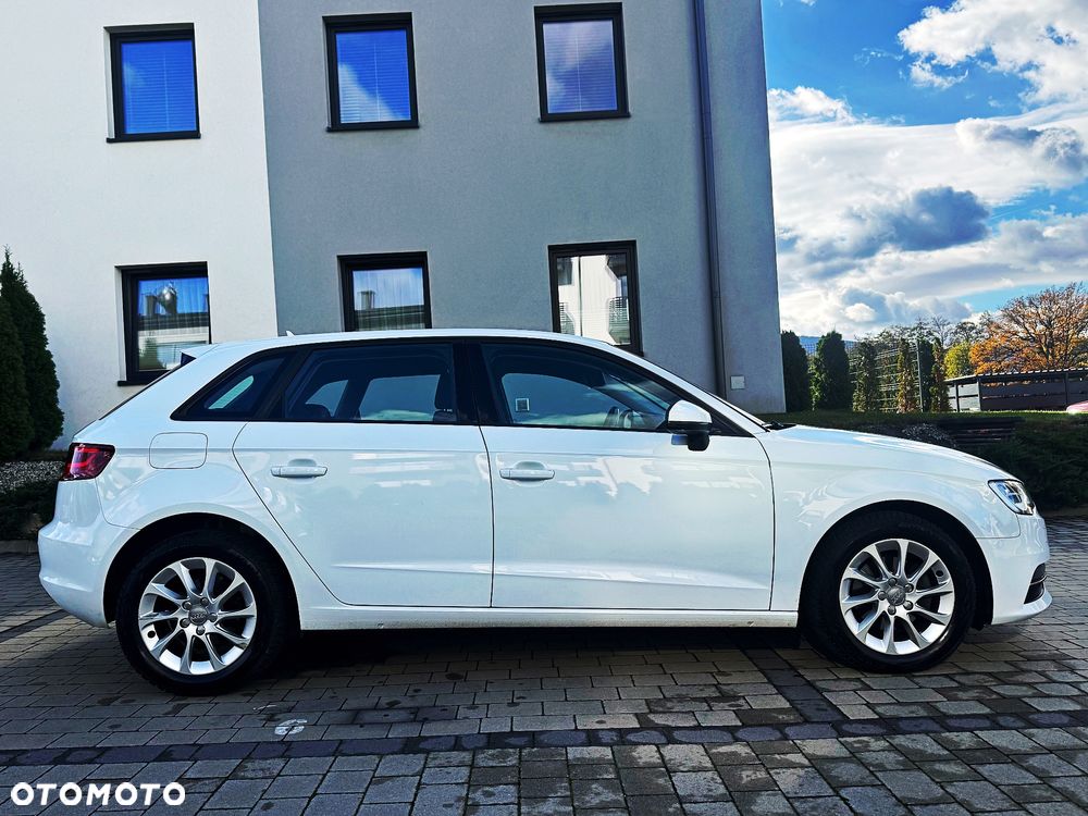 Audi A3 Sportback 1.6 TDI (clean diesel) S tronic Attraction - 17