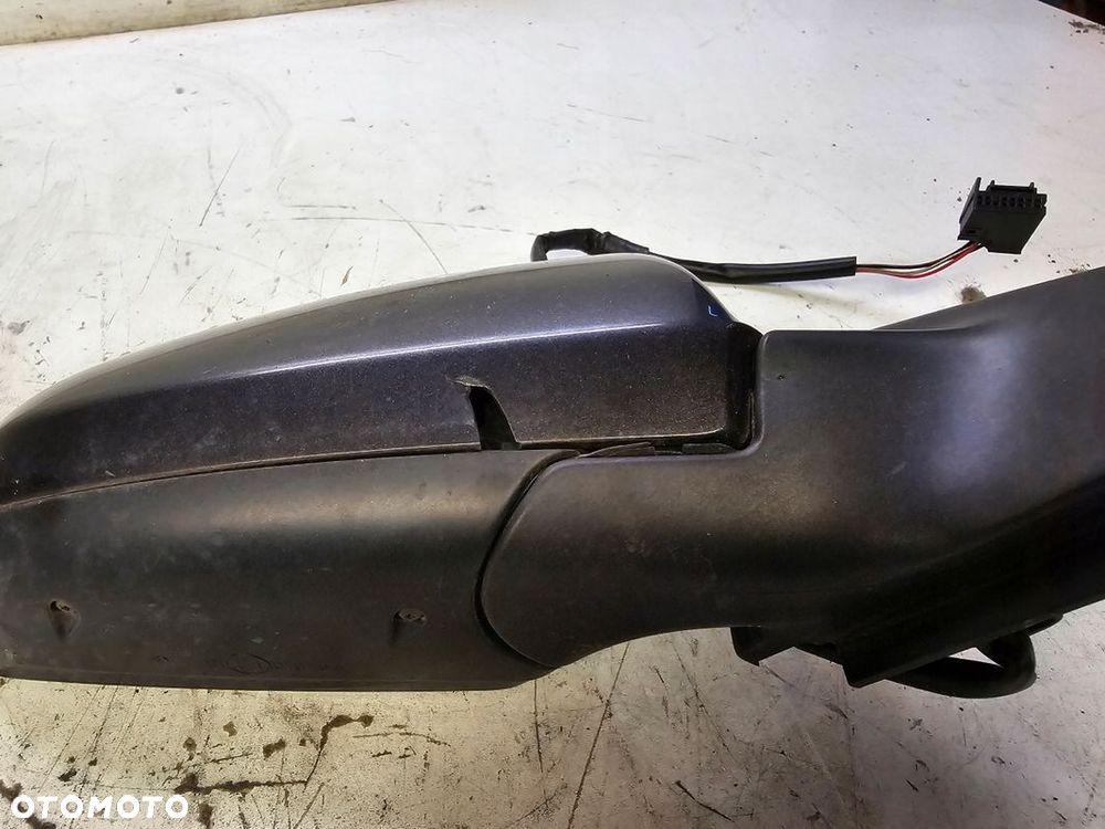 LUSTERKO ZEWNĘTRZNE PRAWE AUDI A3 8P LZ7L EU 5-PIN - 6