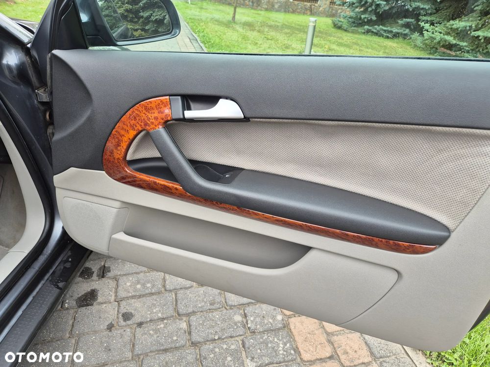 Audi A3 3-drzwiowe 1.6 Attraction - 24