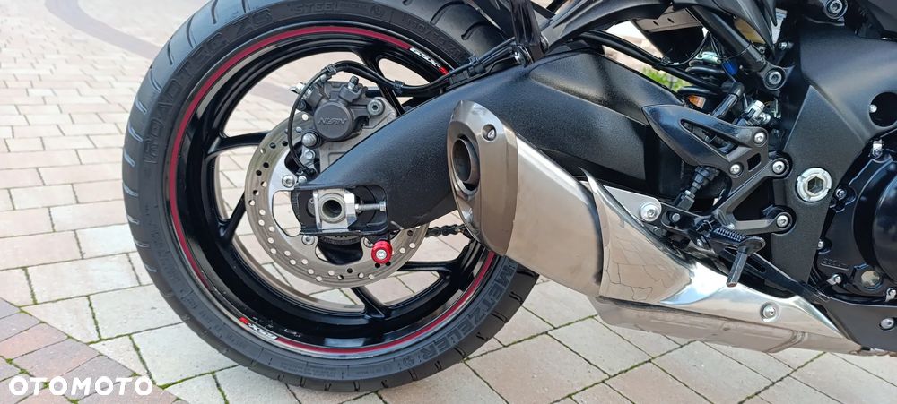 Suzuki GSX 1000 - 23