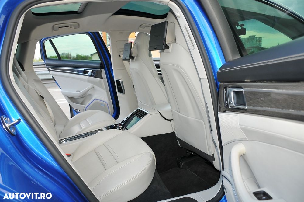 Porsche Panamera 4S Executive - 13