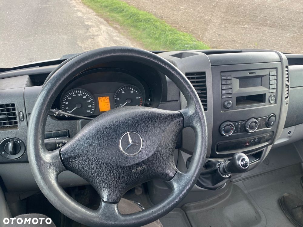 Mercedes-Benz Sprinter - 14