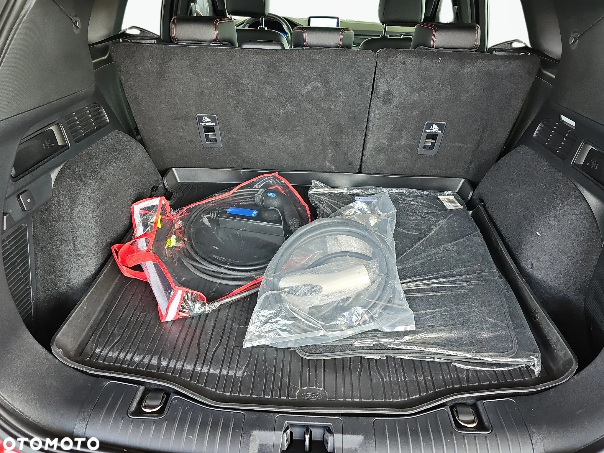 Ford Kuga 2.5P PHEV FWD ST-Line X - 15