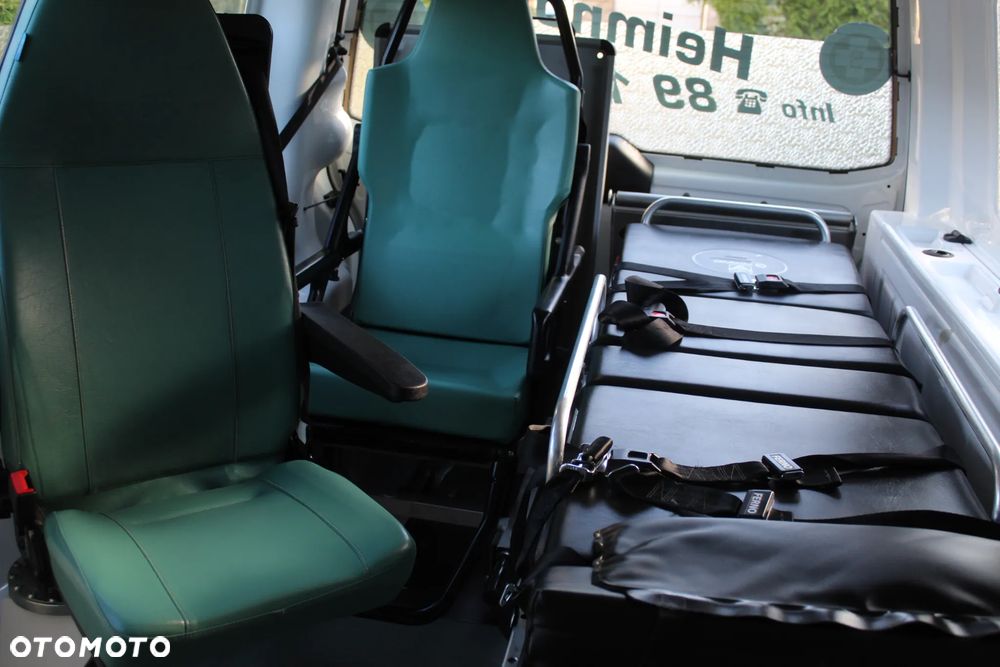 Volkswagen T5  AMBULANS KARETKA - 16