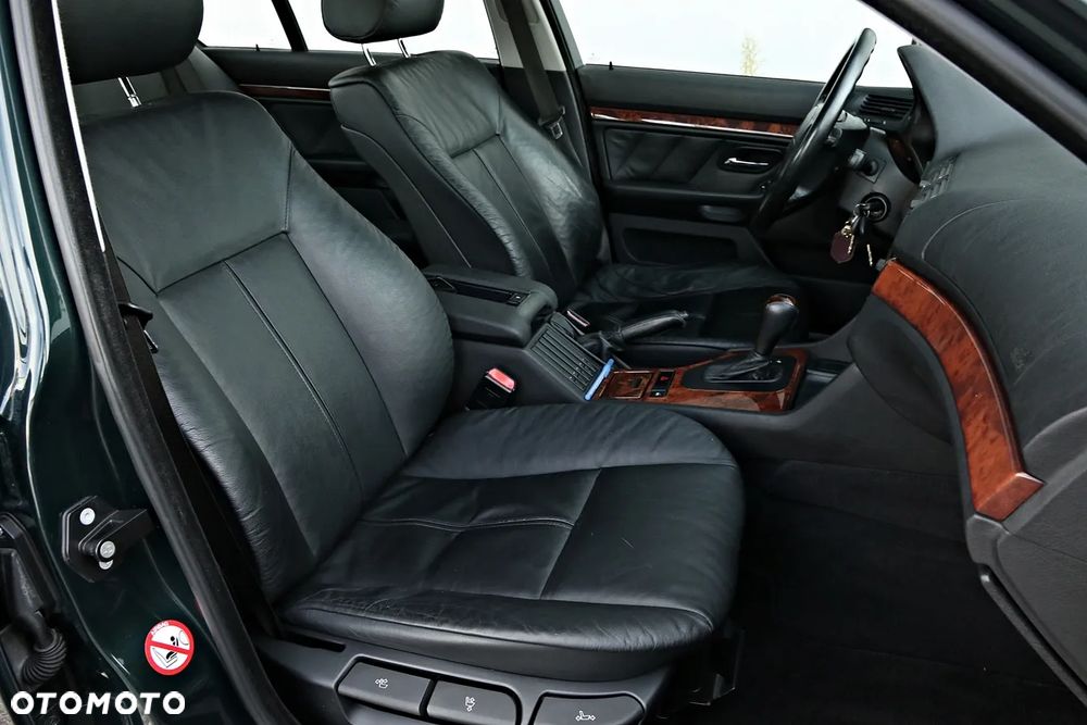BMW Seria 5 - 25