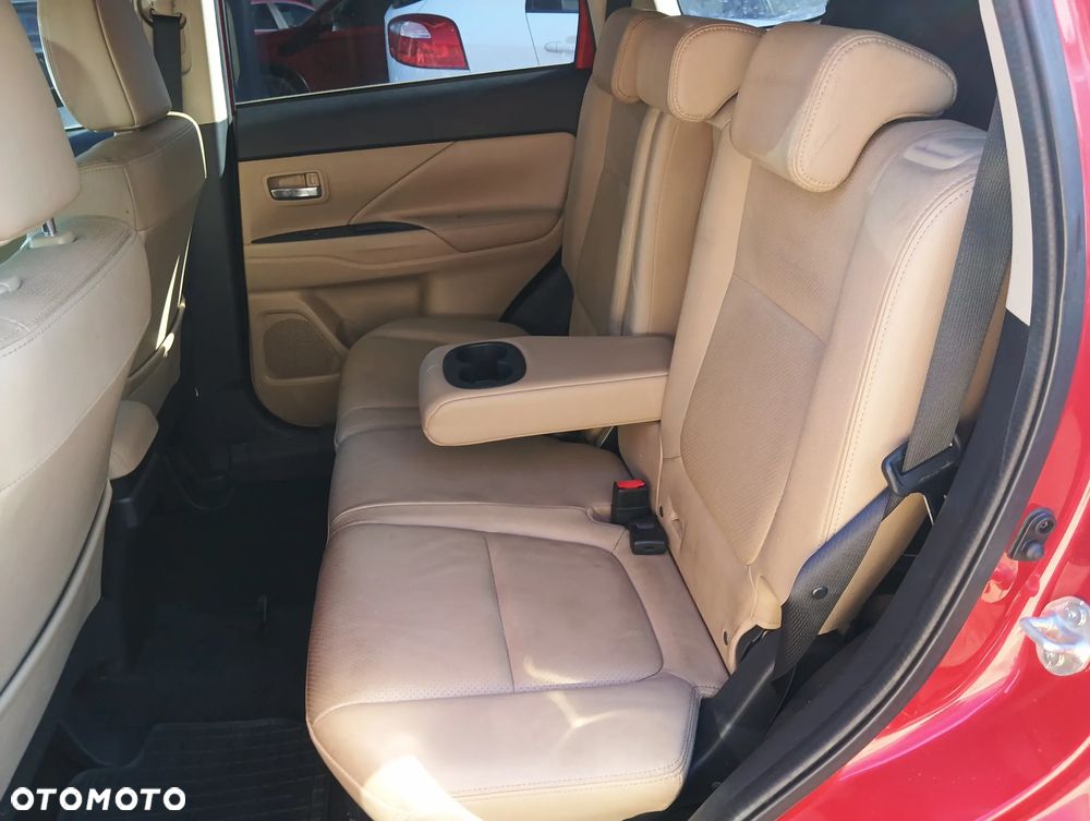 Mitsubishi Outlander 2.0 Intense + Navi 4WD CVT - 13