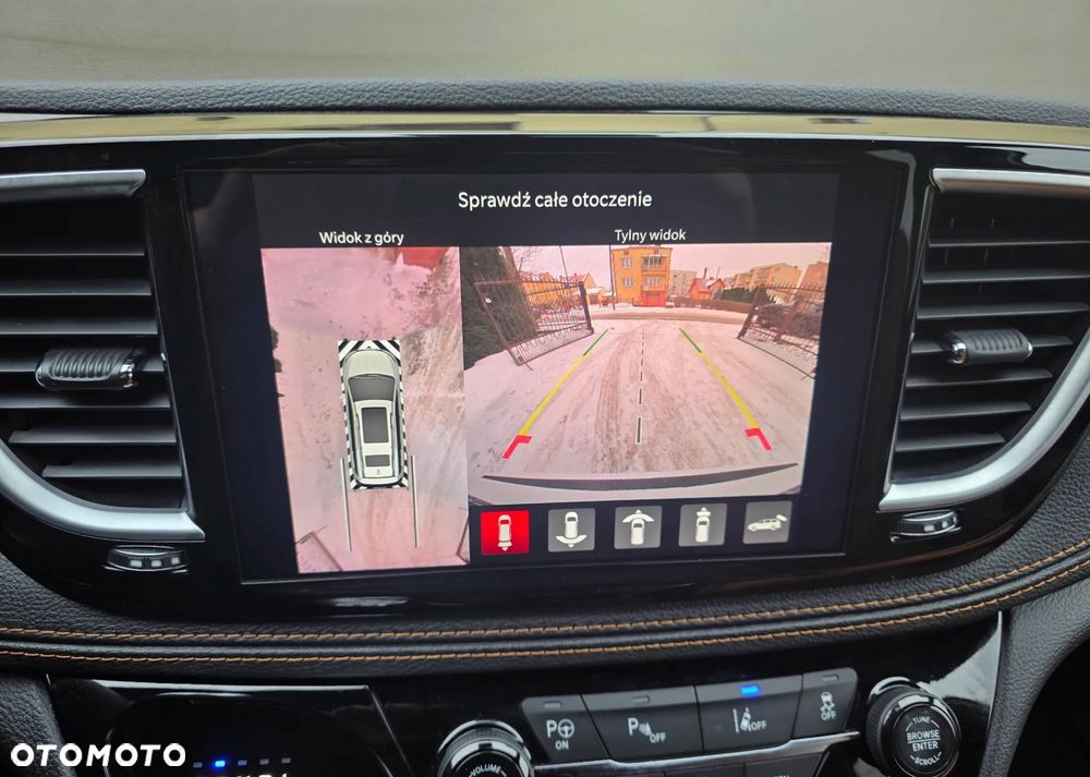 Chrysler Pacifica - 17