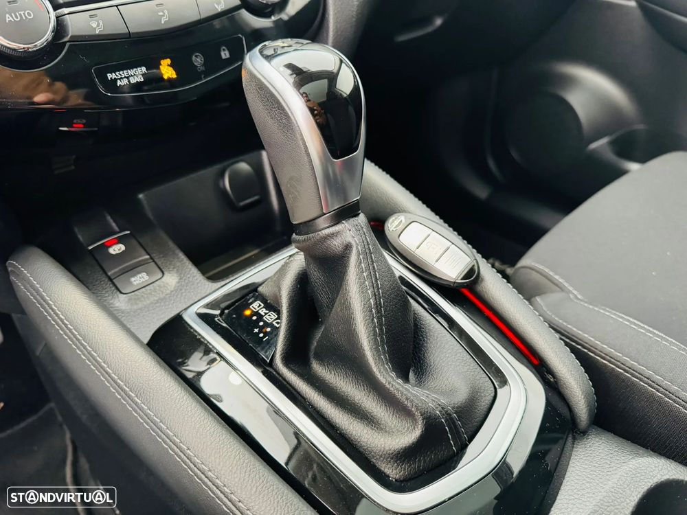 Nissan Qashqai 1.3 DIG-T N-Connecta LED+TT+SKY Xtronic - 14