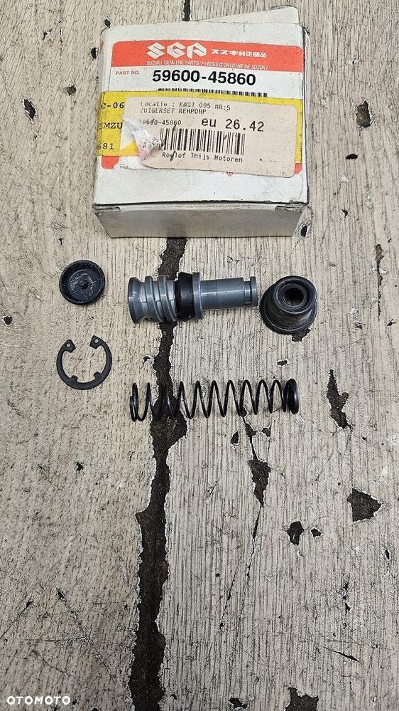 Zestaw naprawczy pompy hamulcowej Suzuki GSX DL GS GSF GSR GSX-R GSX GV RF  59600-45860 - 3