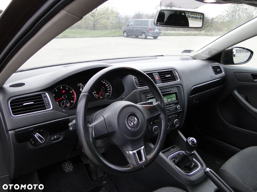 Volkswagen Jetta 1.2 TSI Comfortline - 16