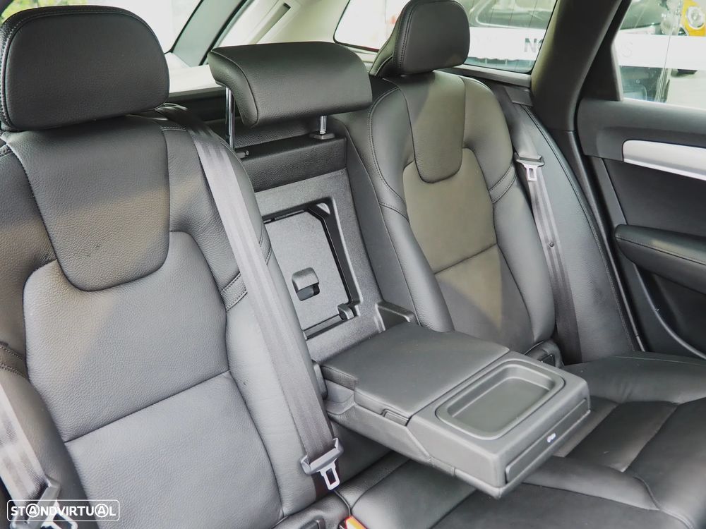 Volvo V90 2.0 T8 Momentum Plus AWD Geartronic - 25