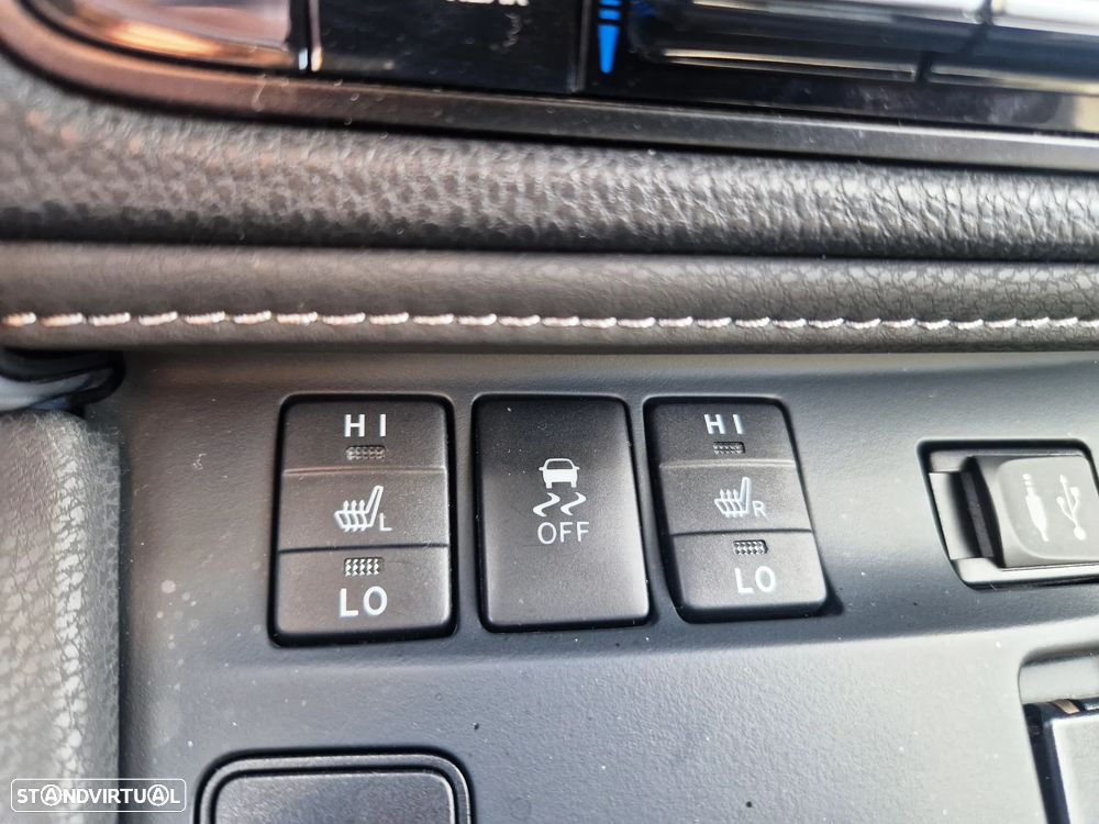 Toyota Auris 1.8 HSD Exclusive - 11