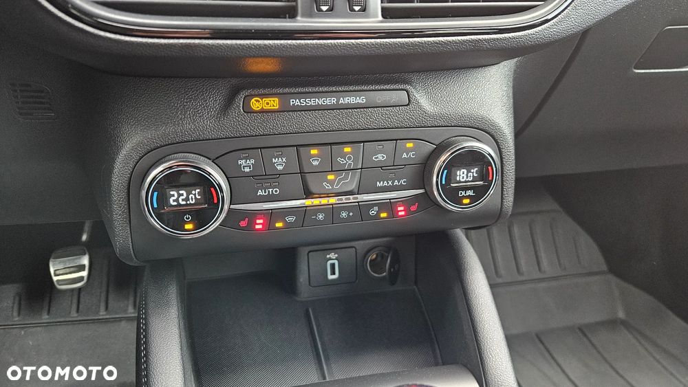 Ford Focus 2.0 EcoBlue ST - 17